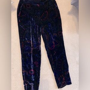 Crushed velvet ankle pants